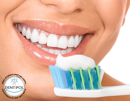 ARE WHITENING DENTAL PASTES REALLY EFFECTIVE?